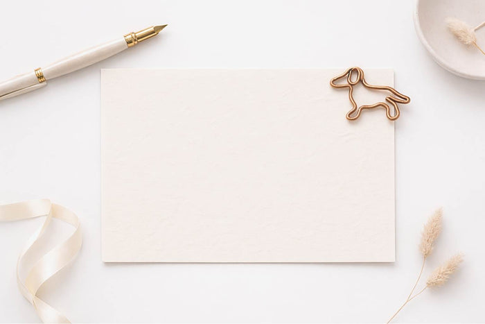 Büroklammern Dackel für Ordnung am Schreibtisch, minimalistisch