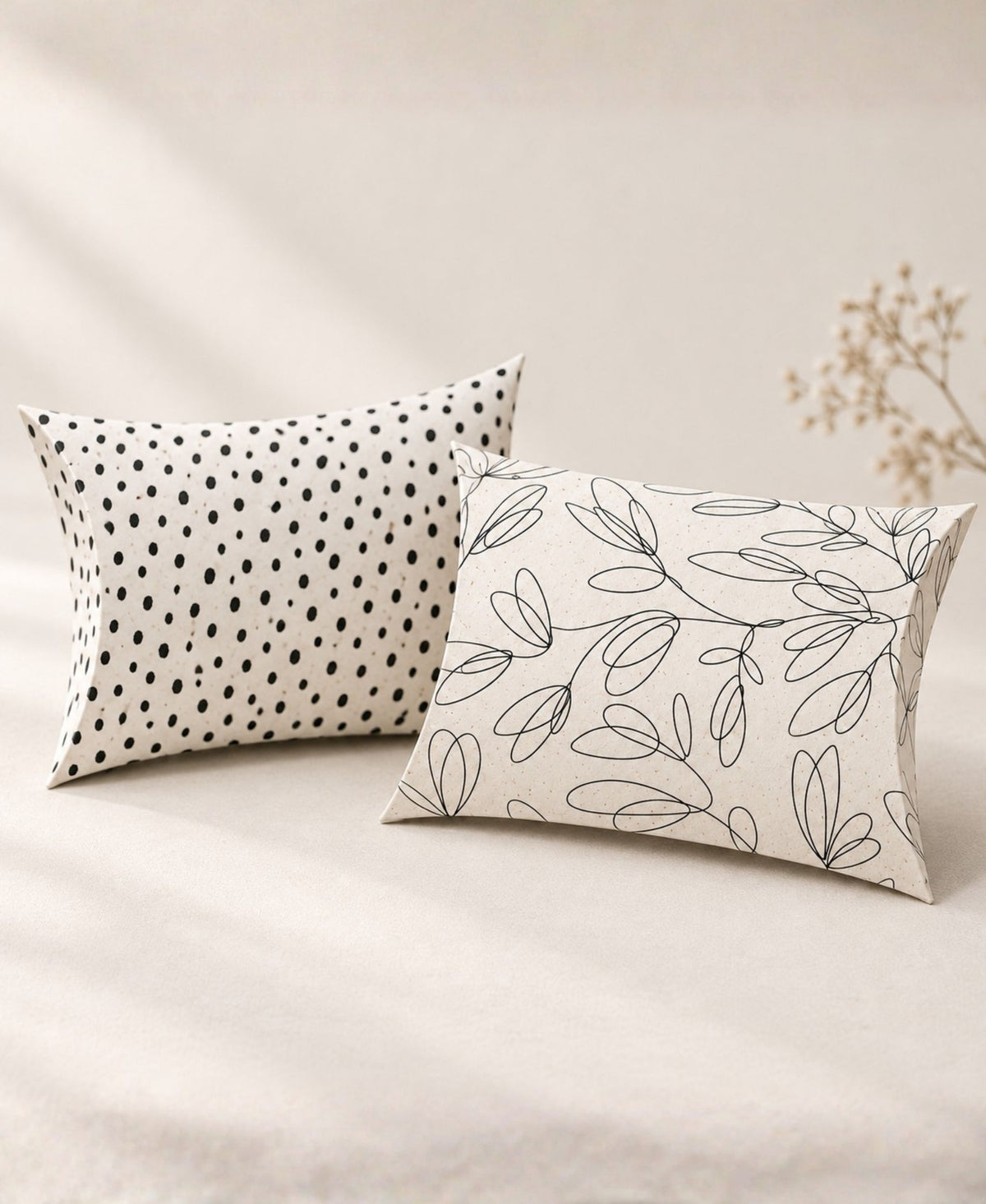2er-Set Pillowboxen aus Graspapier – Blumen & Polka Dots