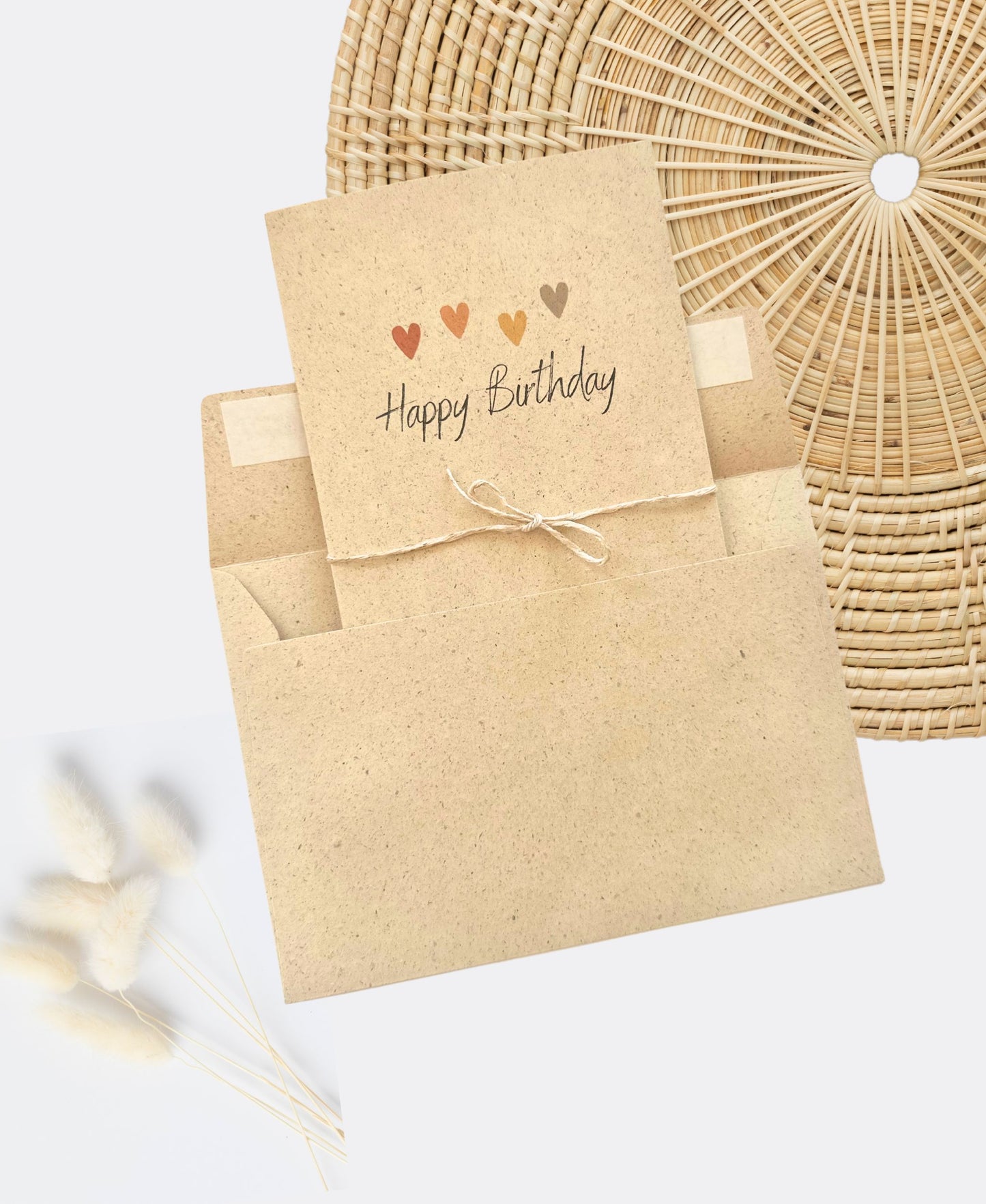 Graspapier-Karte Happy Birthday Herzen, minimalistisches Design, nachhaltige & umweltfreundliche Karten 