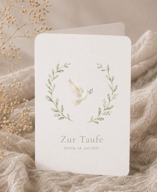 Personalisierte Taufkarte mit Taube & Blätterkranz – nachhaltige Papeterie von Papeterre