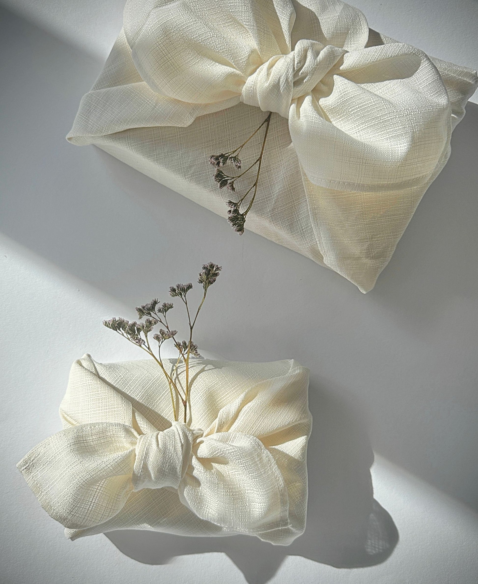 Furoshiki Geschenktuch 2-er Set in Creme nachhaltig verpacken